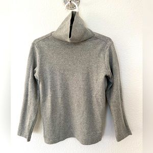 Girls primary gray turtle neck size 4-5